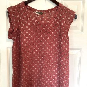 Lightweight cap sleeve top